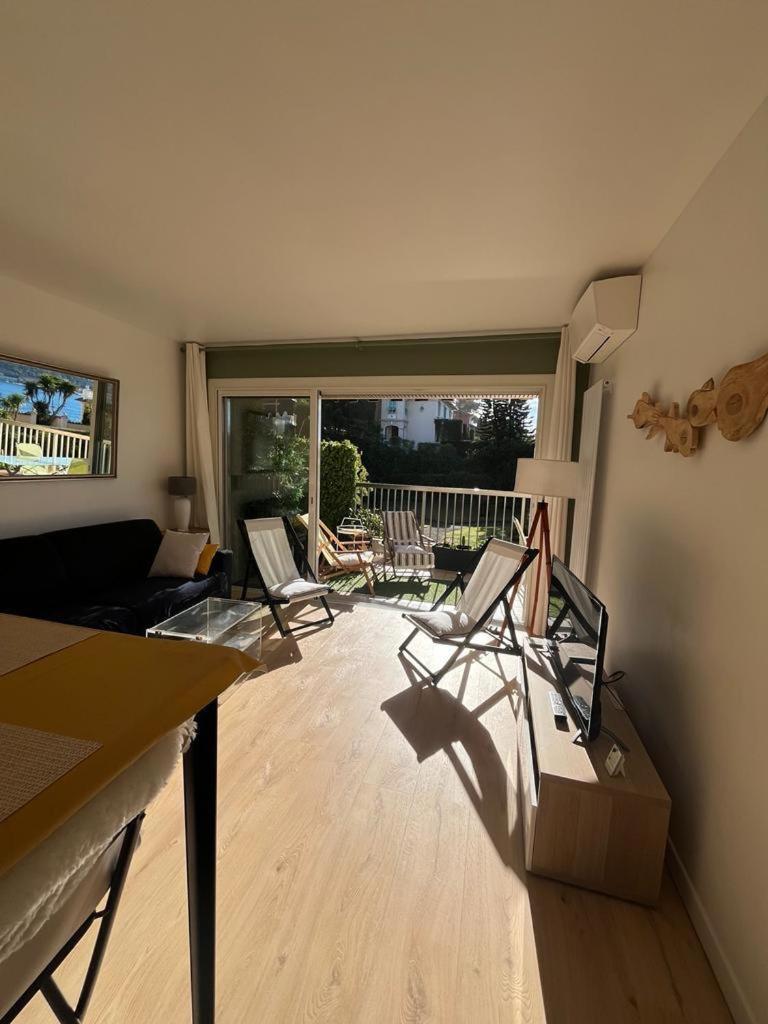 Vue Saint-jean Cap Ferrat: Seaside Comfort For Four